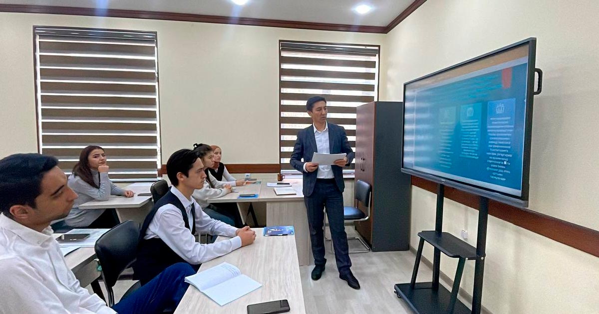 “O‘zbekiston Respublikasi Konstitutsiyasi” mavzusida darslar tashkil etildi