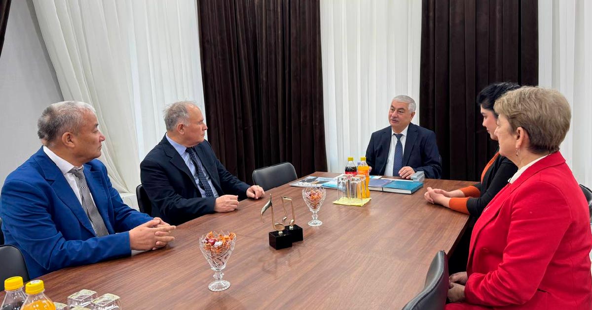 “Ma’rifat ulashib” loyihasi doirasida ijodkorlar bilan uchrashuv
